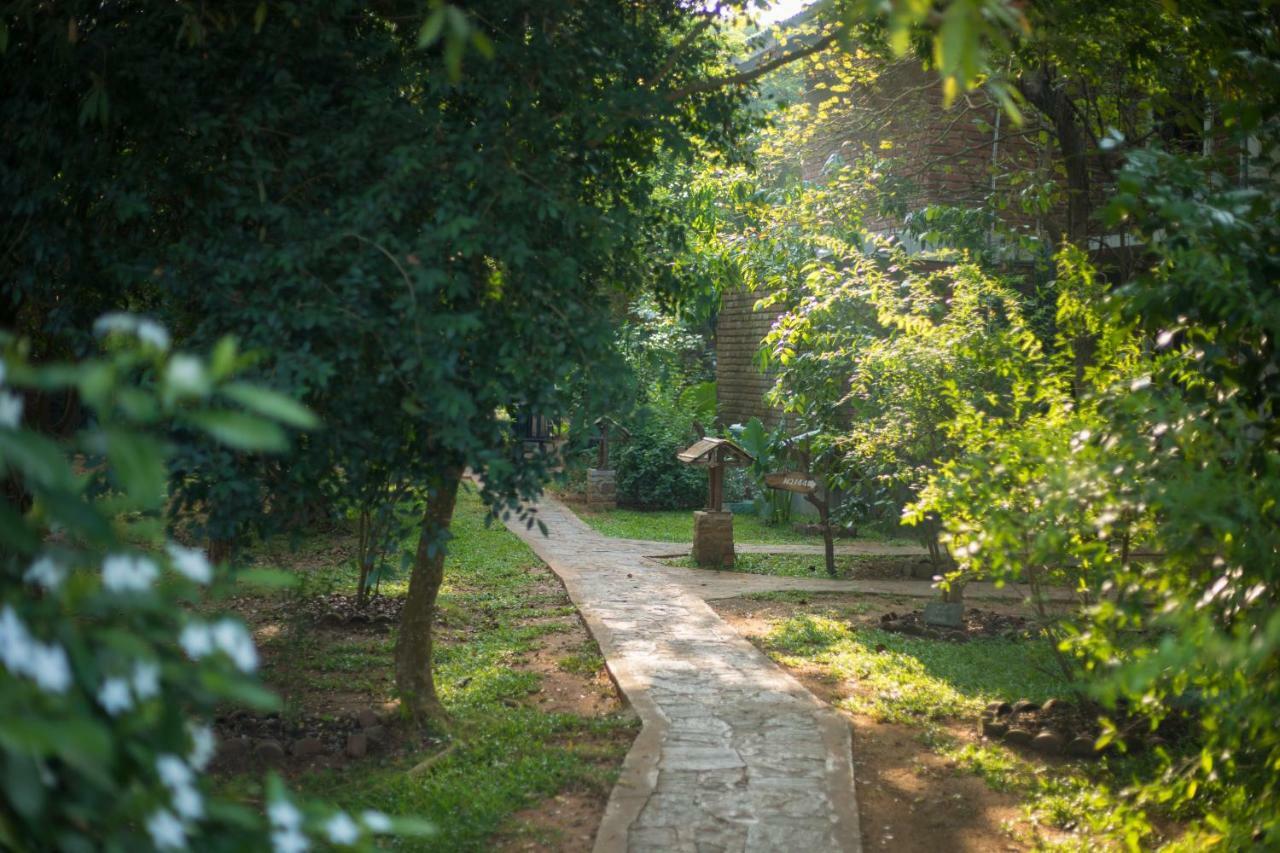 Camellia Resort And Spa Sigiriya Exteriör bild